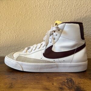 Nike Kids 4Y / Women’s 7 Blazer Mid '77 GS Burgundy Crush Lace Up Sneaker Shoes